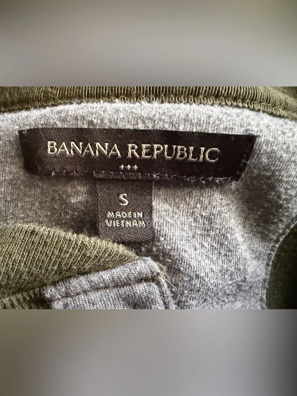 Banana Republic Men’s Olive Green Long-Sleeve Henley Shirt Size S Preppy Layers